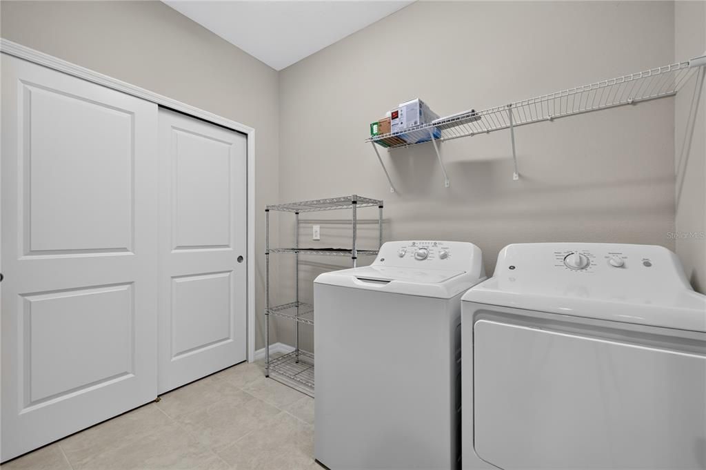 For Sale: $370,000 (2 beds, 2 baths, 1528 Square Feet)