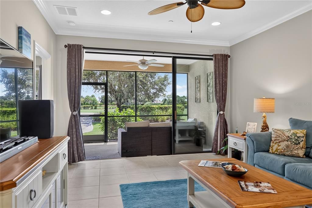 For Sale: $370,000 (2 beds, 2 baths, 1528 Square Feet)
