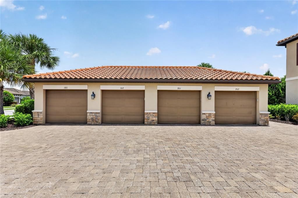 For Sale: $370,000 (2 beds, 2 baths, 1528 Square Feet)