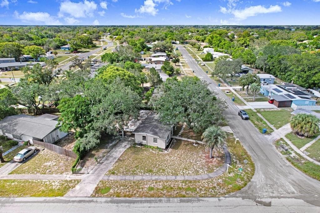 For Sale: $215,000 (2 beds, 1 baths, 890 Square Feet)