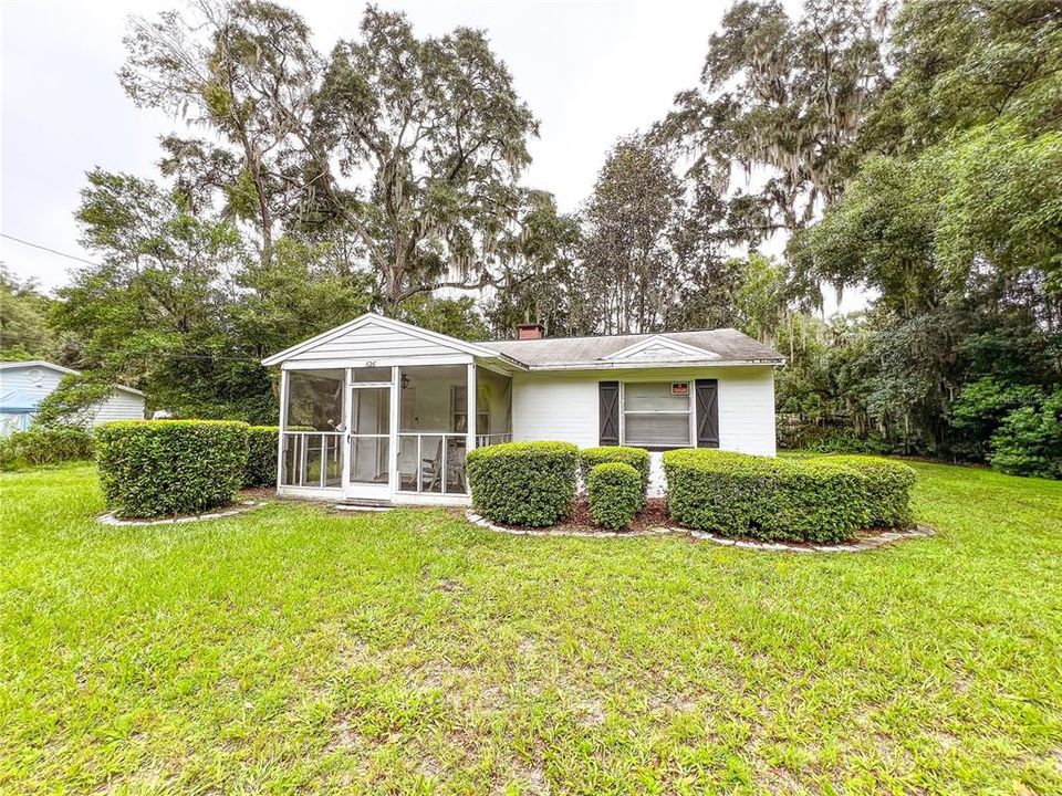For Rent: $1,495 (2 beds, 1 baths, 806 Square Feet)
