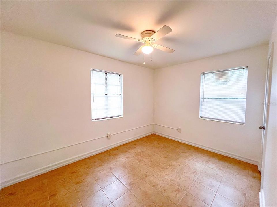 For Rent: $1,495 (2 beds, 1 baths, 806 Square Feet)