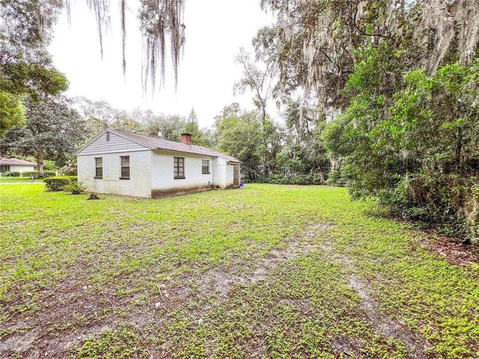 For Rent: $1,495 (2 beds, 1 baths, 806 Square Feet)
