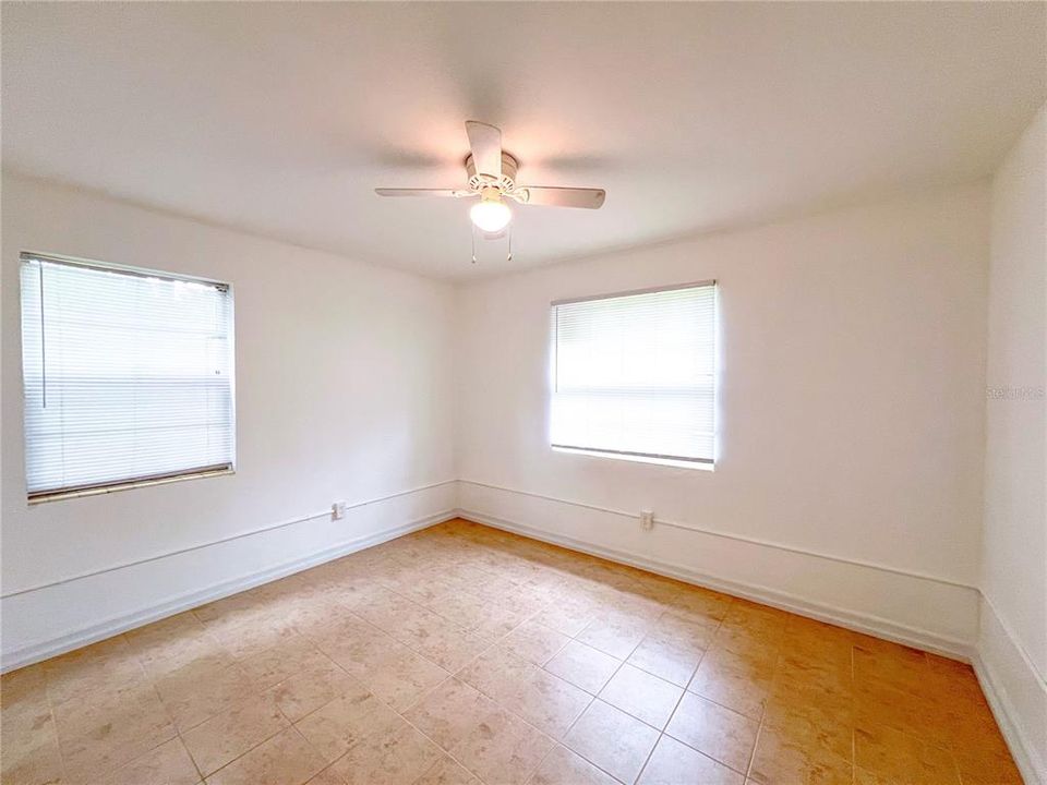 For Rent: $1,495 (2 beds, 1 baths, 806 Square Feet)