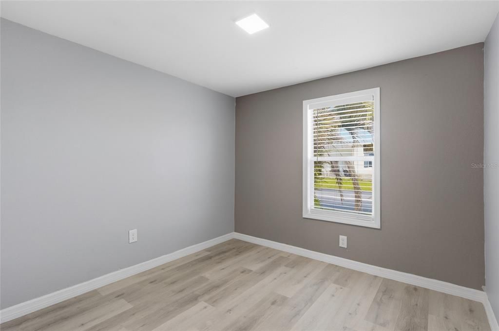 For Rent: $1,800 (3 beds, 2 baths, 1040 Square Feet)