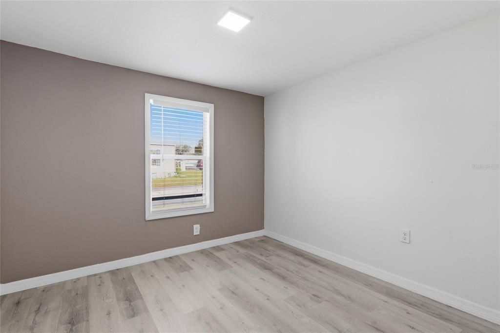 For Rent: $1,800 (3 beds, 2 baths, 1040 Square Feet)