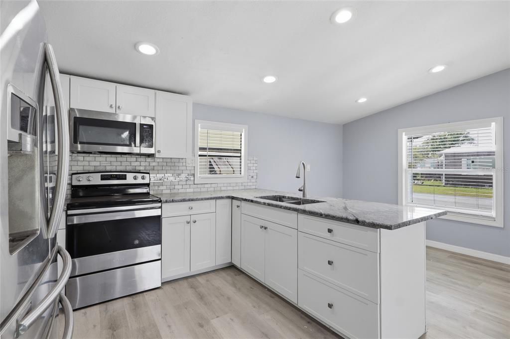 For Rent: $1,800 (3 beds, 2 baths, 1040 Square Feet)