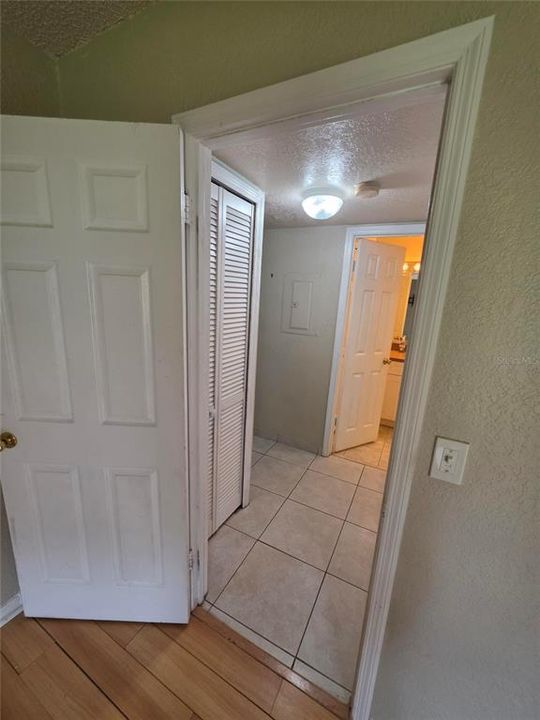 For Sale: $146,000 (1 beds, 1 baths, 749 Square Feet)