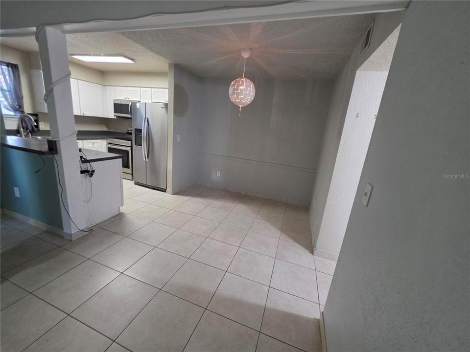 For Sale: $146,000 (1 beds, 1 baths, 749 Square Feet)
