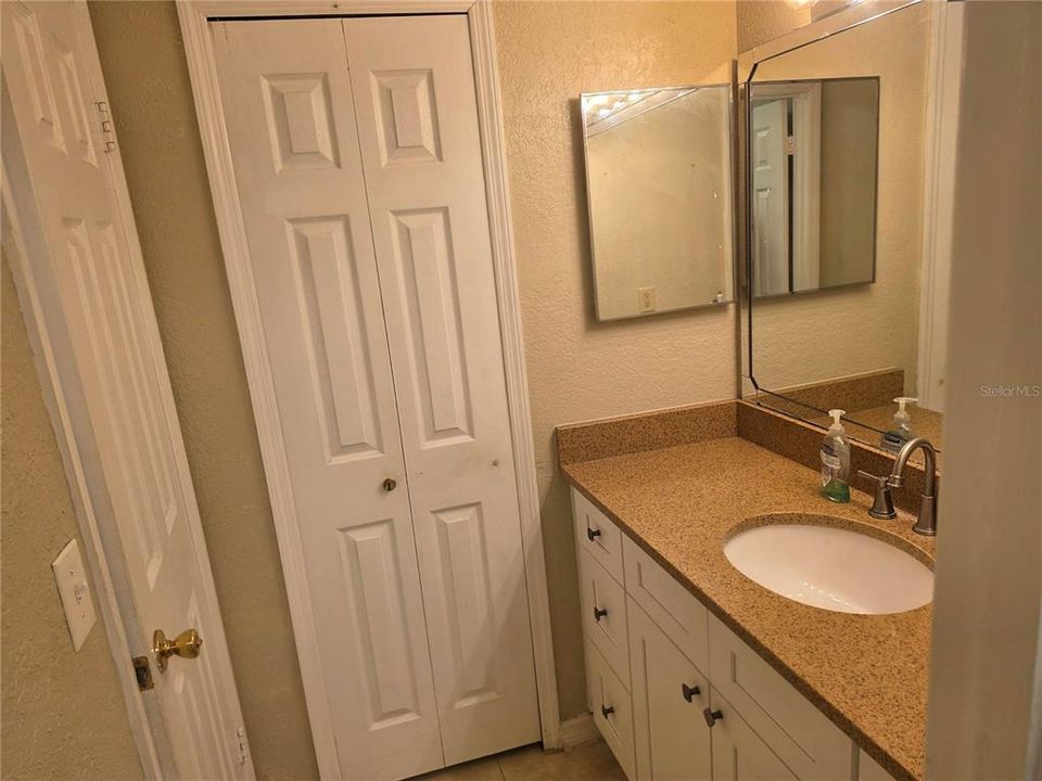 For Sale: $146,000 (1 beds, 1 baths, 749 Square Feet)