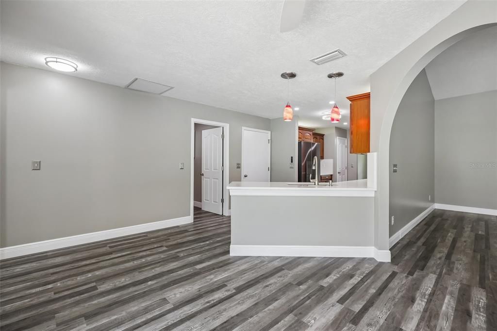 For Sale: $599,000 (3 beds, 3 baths, 2580 Square Feet)