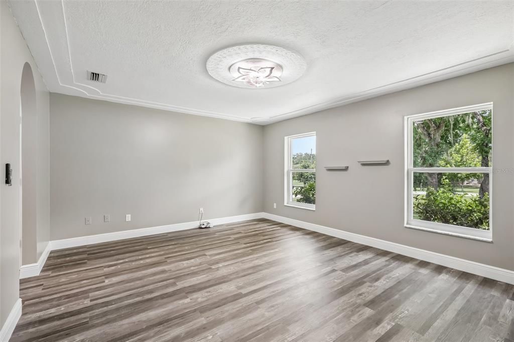 For Sale: $599,000 (3 beds, 3 baths, 2580 Square Feet)