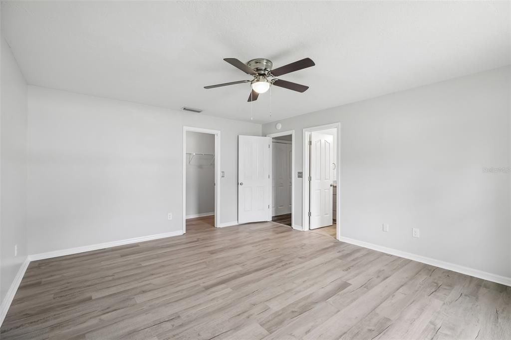 For Sale: $599,000 (3 beds, 3 baths, 2580 Square Feet)