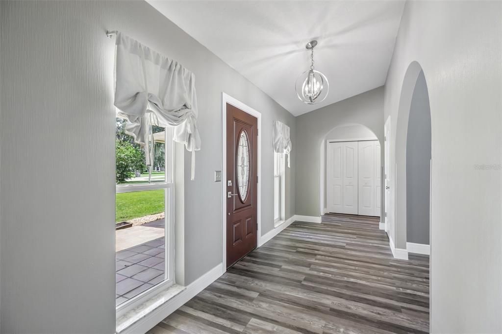 For Sale: $599,000 (3 beds, 3 baths, 2580 Square Feet)