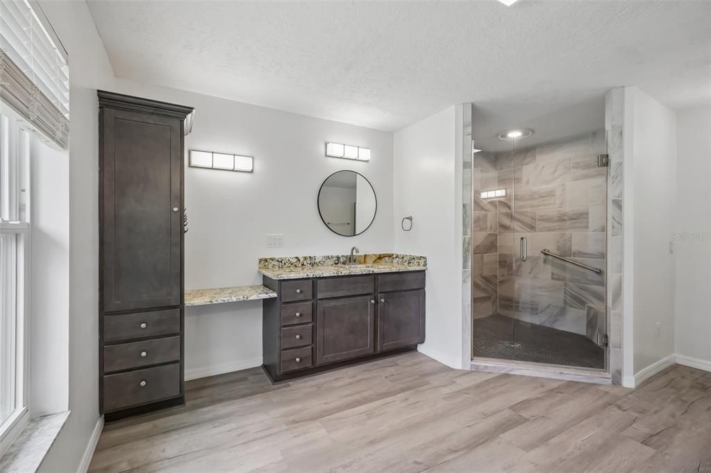For Sale: $599,000 (3 beds, 3 baths, 2580 Square Feet)