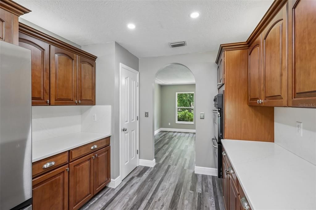 For Sale: $599,000 (3 beds, 3 baths, 2580 Square Feet)