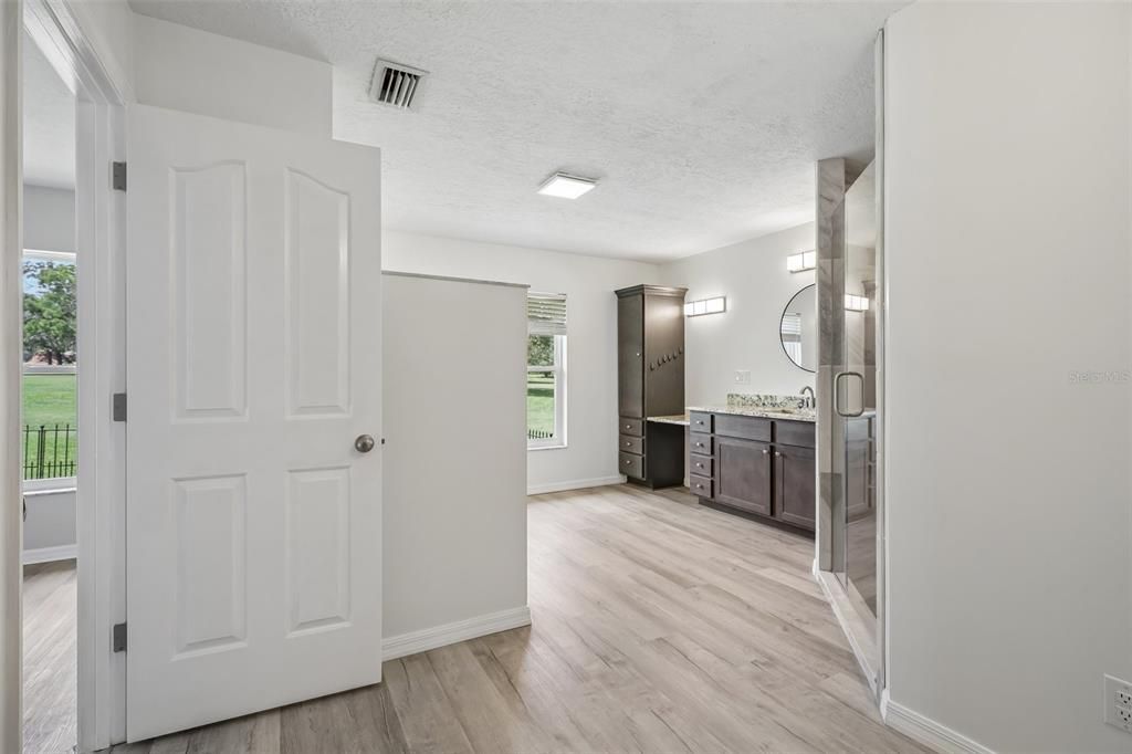 For Sale: $599,000 (3 beds, 3 baths, 2580 Square Feet)