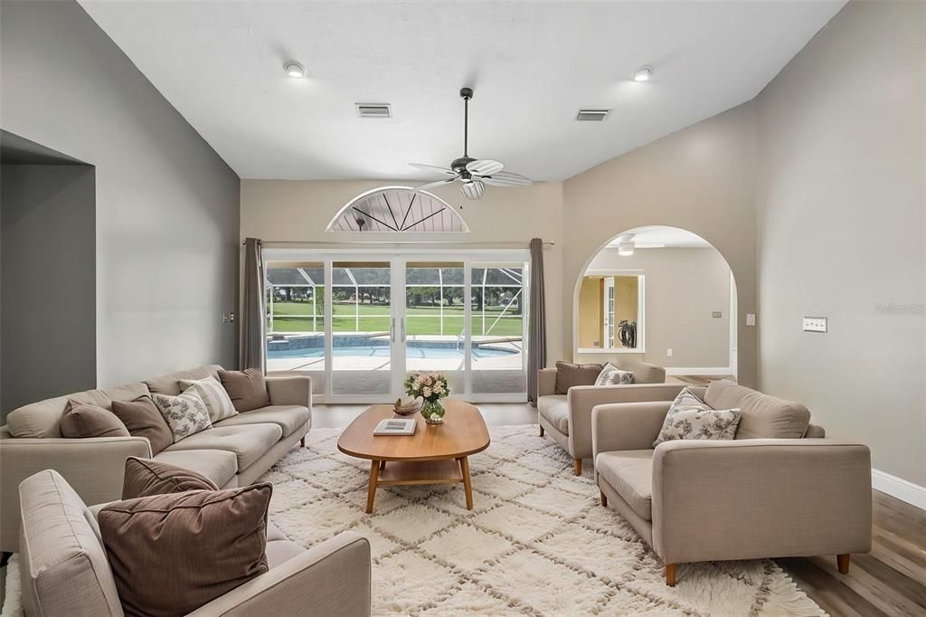 For Sale: $599,000 (3 beds, 3 baths, 2580 Square Feet)