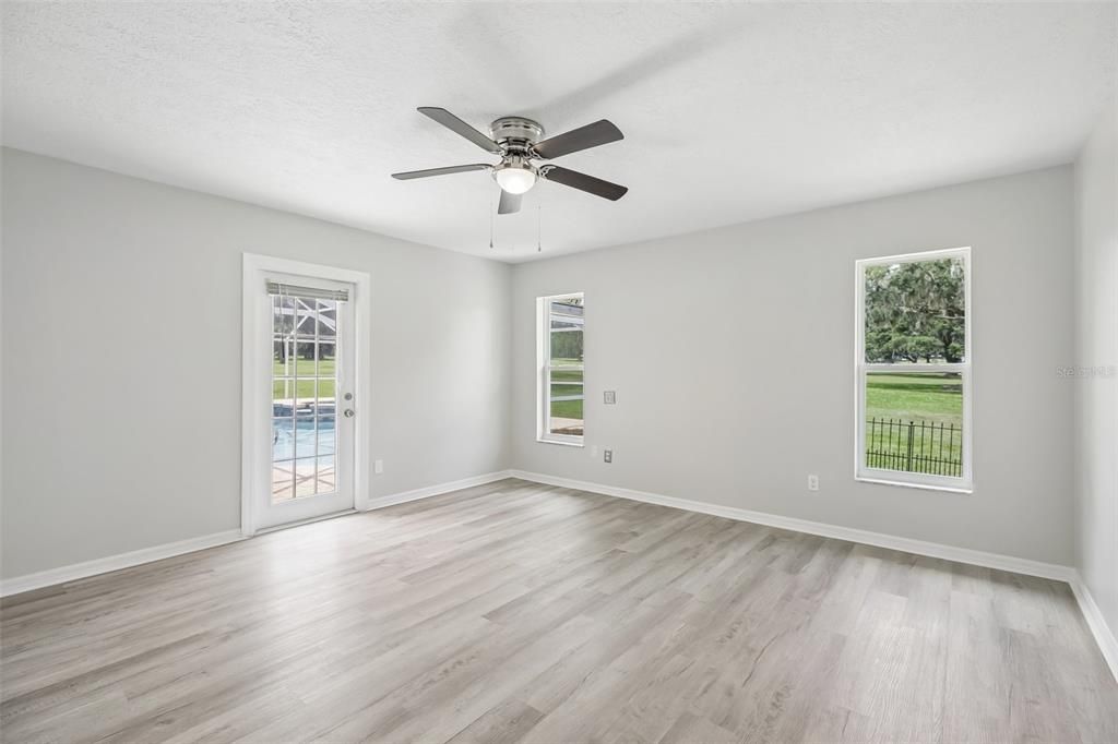For Sale: $599,000 (3 beds, 3 baths, 2580 Square Feet)