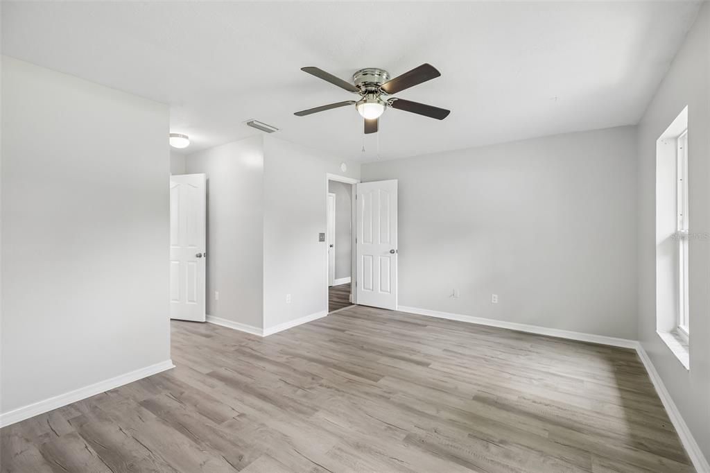 For Sale: $599,000 (3 beds, 3 baths, 2580 Square Feet)