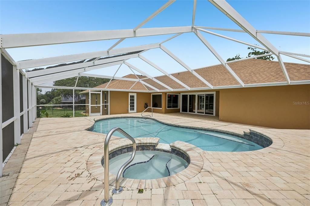 For Sale: $599,000 (3 beds, 3 baths, 2580 Square Feet)