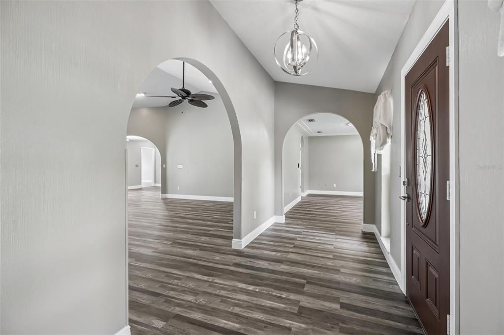 For Sale: $599,000 (3 beds, 3 baths, 2580 Square Feet)