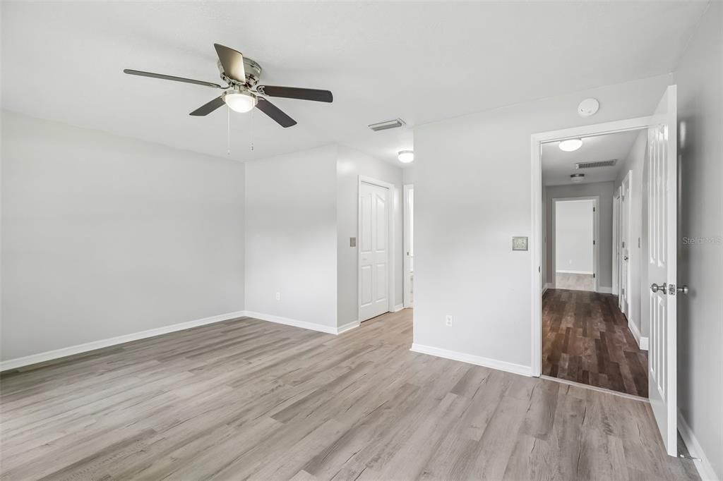 For Sale: $599,000 (3 beds, 3 baths, 2580 Square Feet)
