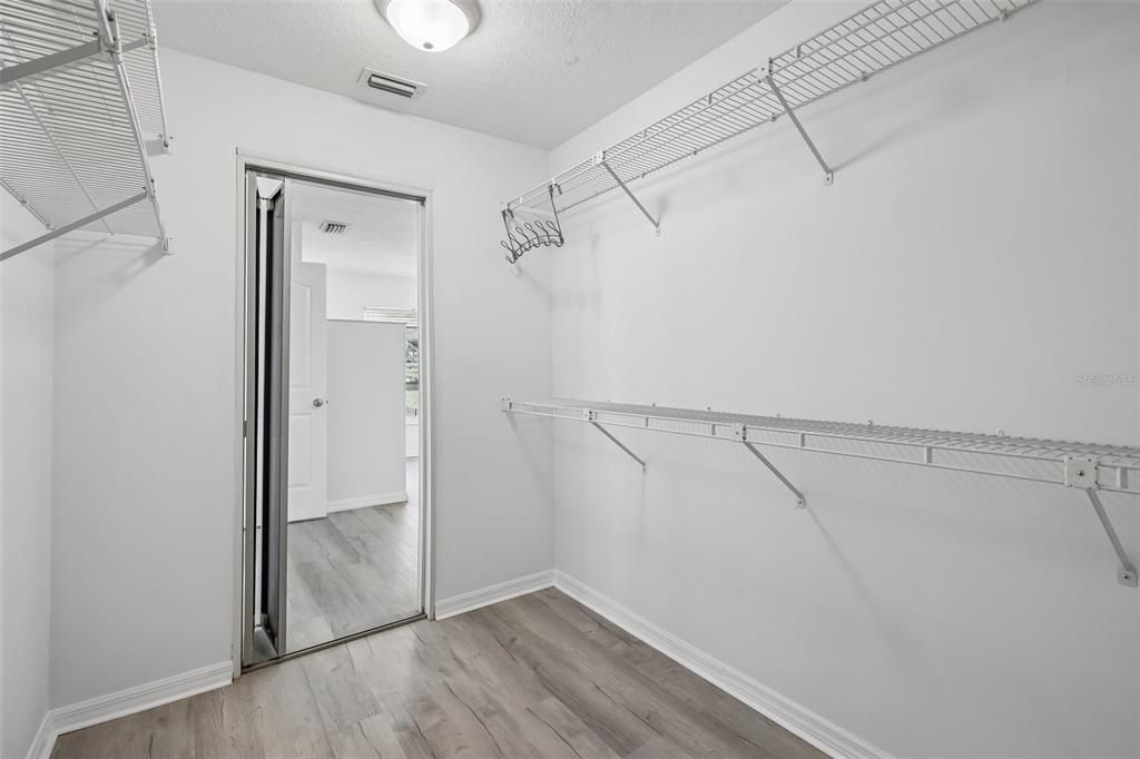 For Sale: $599,000 (3 beds, 3 baths, 2580 Square Feet)