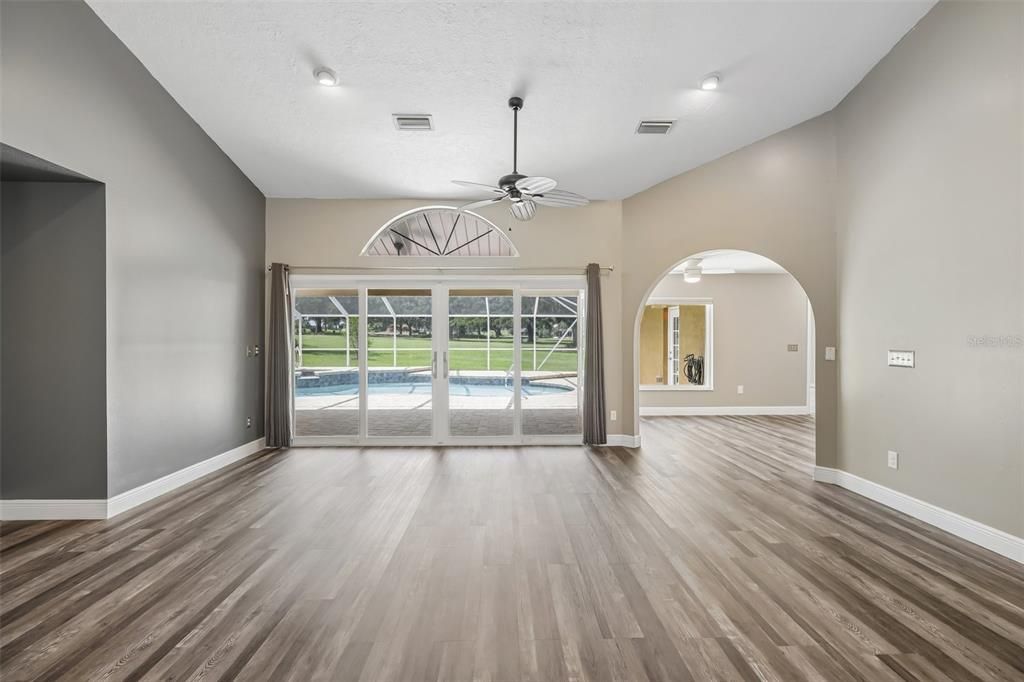 For Sale: $599,000 (3 beds, 3 baths, 2580 Square Feet)