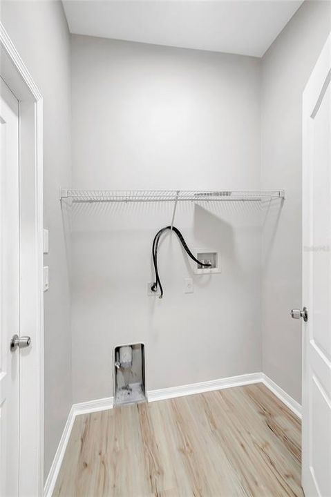 For Sale: $299,900 (3 beds, 2 baths, 1300 Square Feet)
