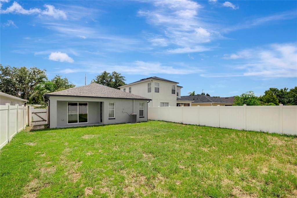 For Sale: $299,900 (3 beds, 2 baths, 1300 Square Feet)