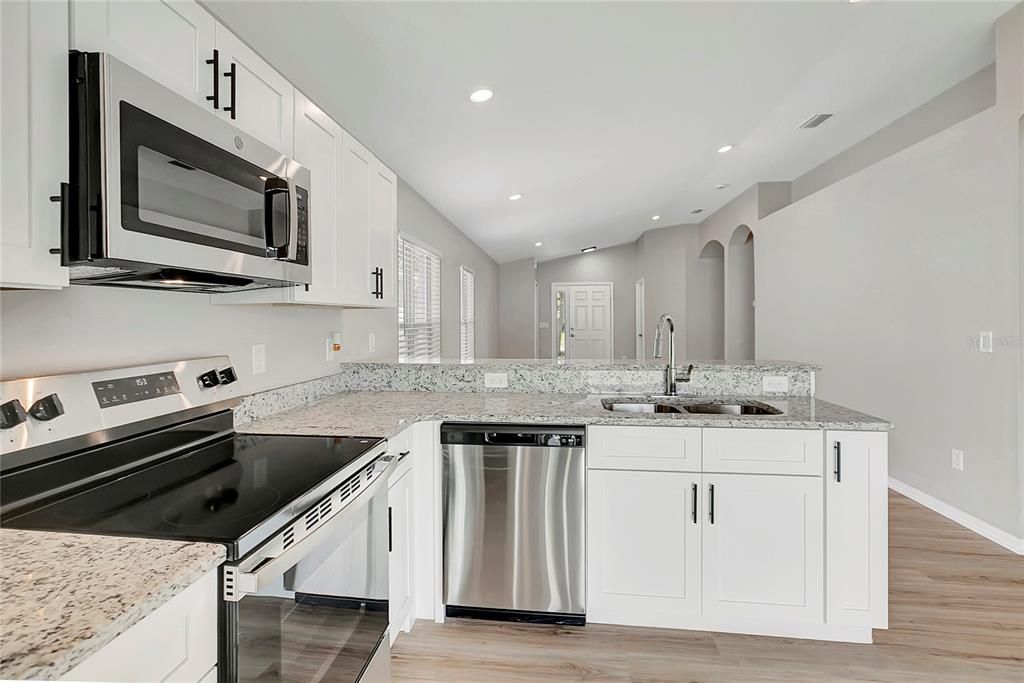 For Sale: $299,900 (3 beds, 2 baths, 1300 Square Feet)
