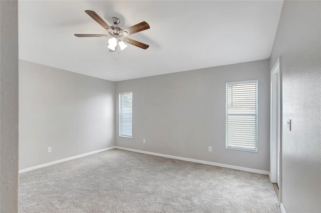For Sale: $299,900 (3 beds, 2 baths, 1300 Square Feet)