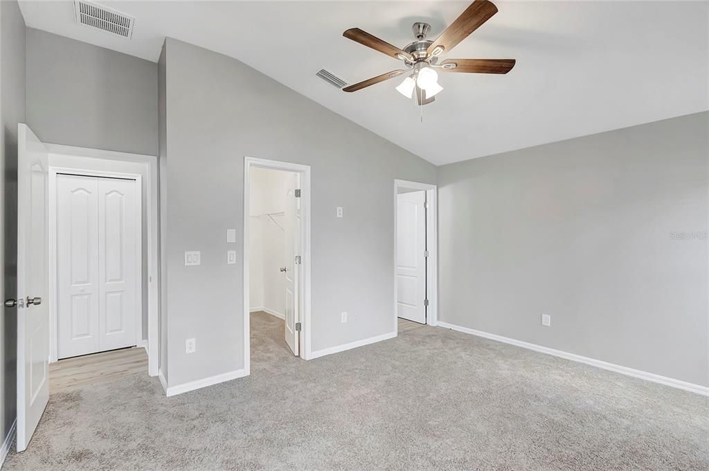 For Sale: $299,900 (3 beds, 2 baths, 1300 Square Feet)