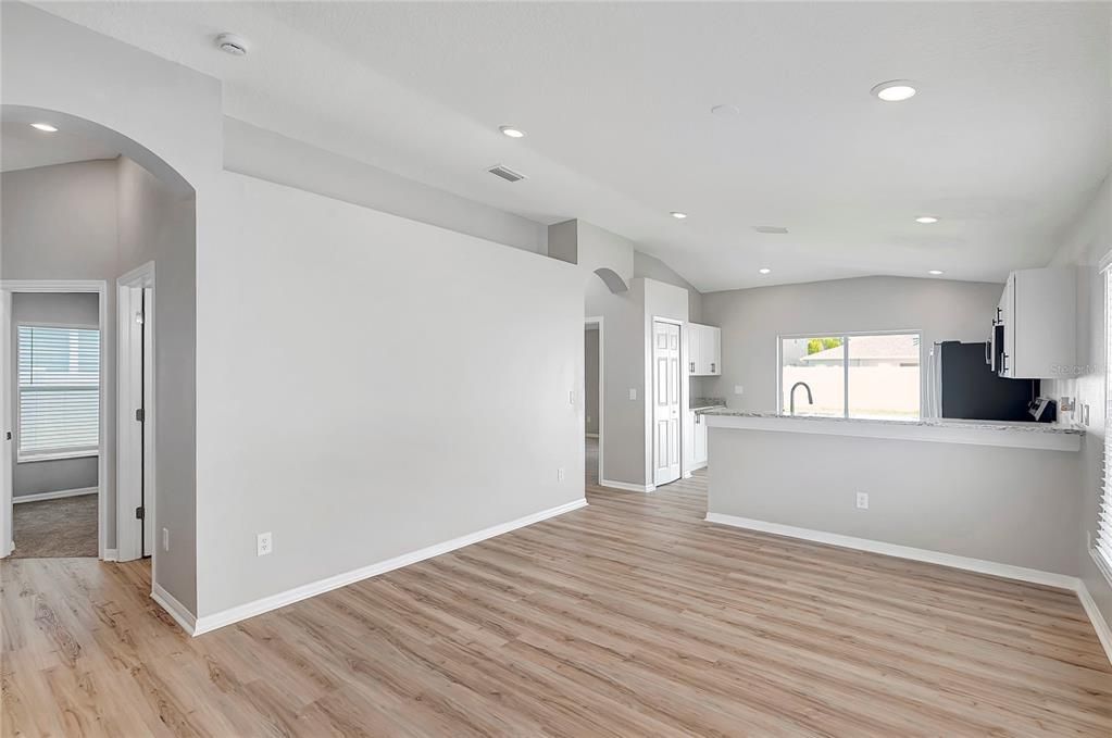 For Sale: $299,900 (3 beds, 2 baths, 1300 Square Feet)