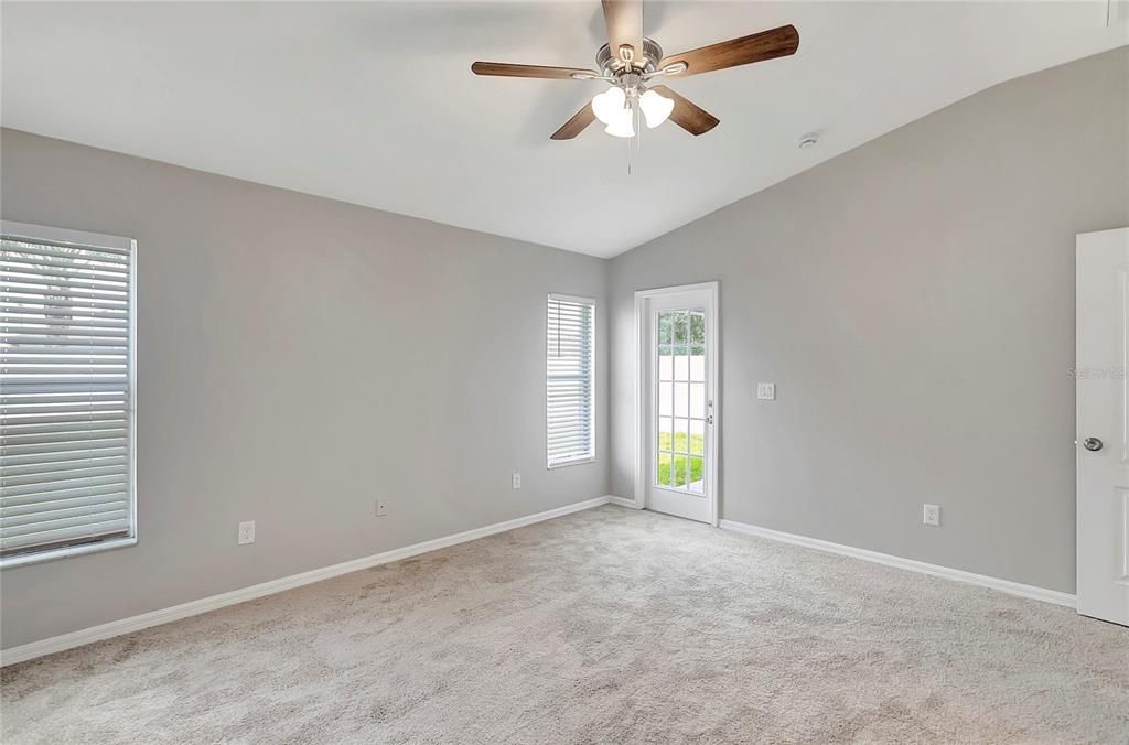 For Sale: $299,900 (3 beds, 2 baths, 1300 Square Feet)