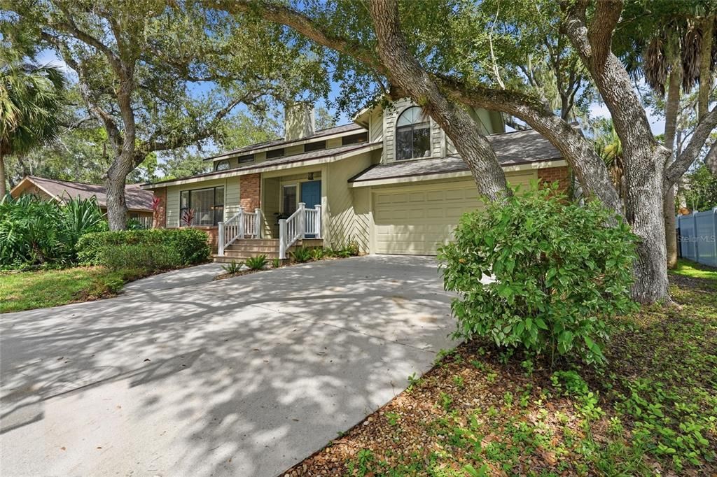 Active With Contract: $500,000 (3 beds, 2 baths, 1973 Square Feet)