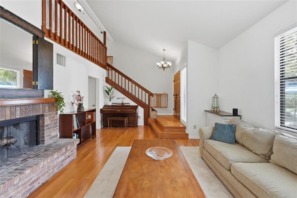 Active With Contract: $500,000 (3 beds, 2 baths, 1973 Square Feet)