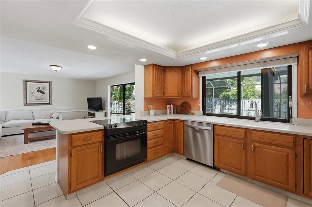 Active With Contract: $500,000 (3 beds, 2 baths, 1973 Square Feet)