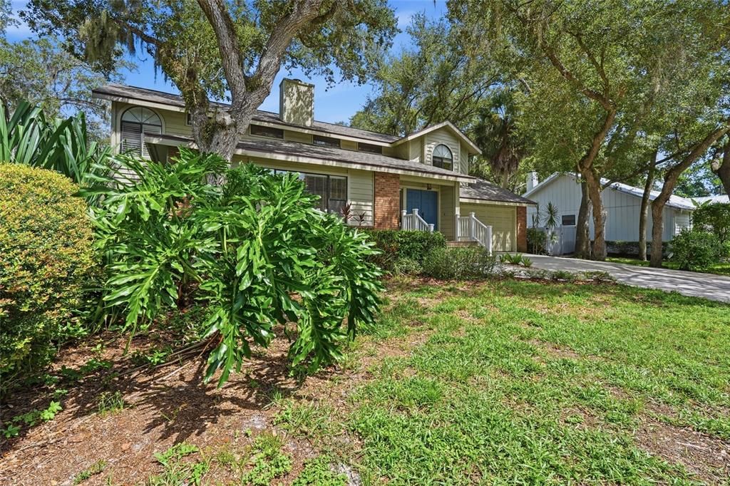 Active With Contract: $500,000 (3 beds, 2 baths, 1973 Square Feet)
