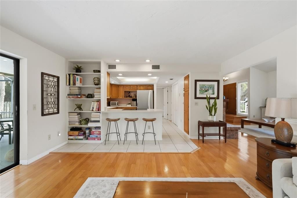 Active With Contract: $500,000 (3 beds, 2 baths, 1973 Square Feet)