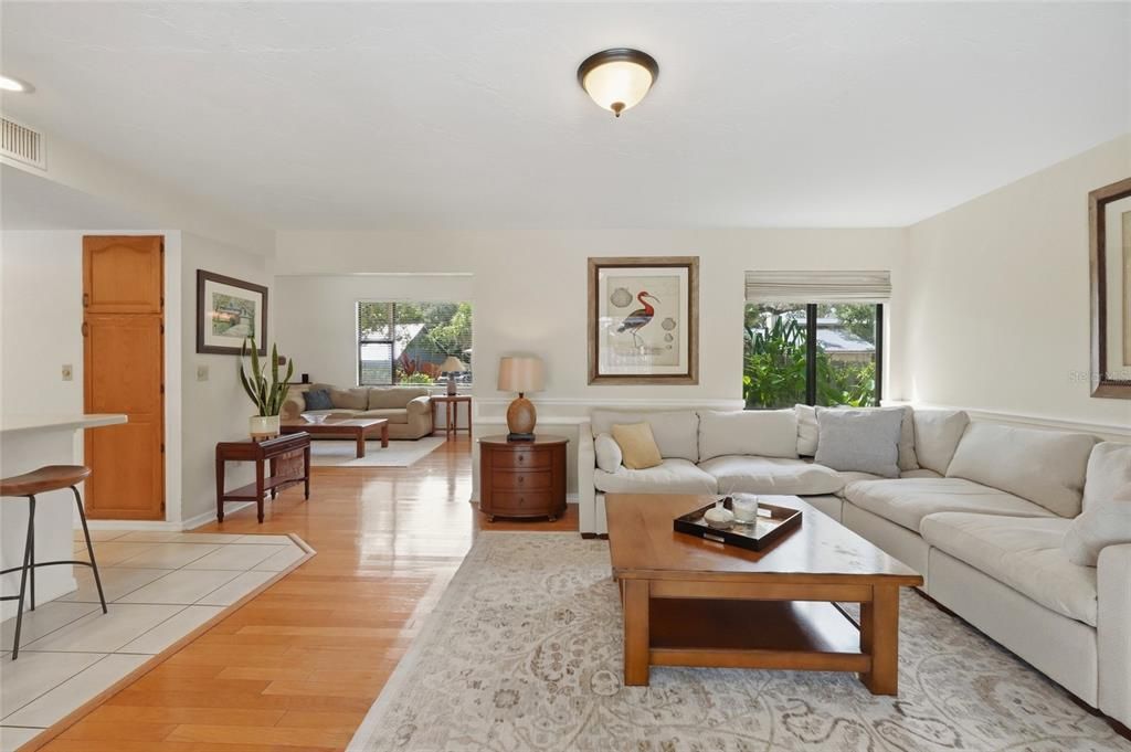 Active With Contract: $500,000 (3 beds, 2 baths, 1973 Square Feet)