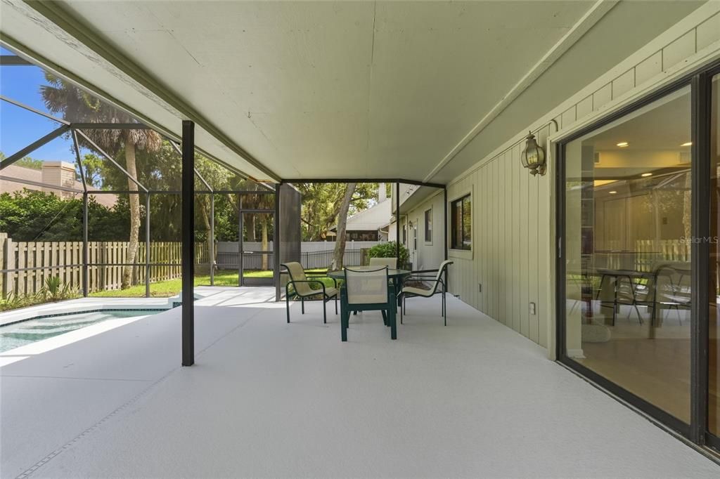 Active With Contract: $500,000 (3 beds, 2 baths, 1973 Square Feet)