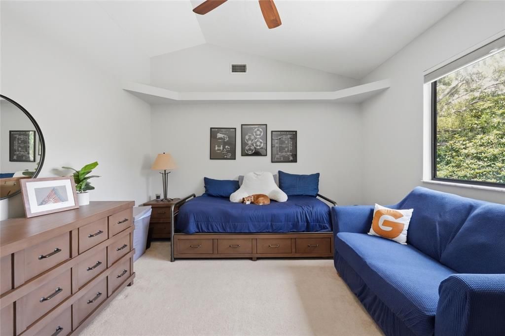 Active With Contract: $500,000 (3 beds, 2 baths, 1973 Square Feet)