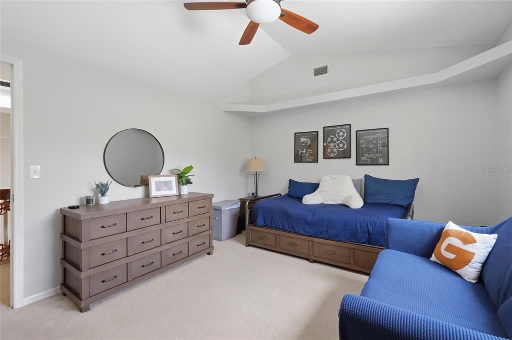 Active With Contract: $500,000 (3 beds, 2 baths, 1973 Square Feet)