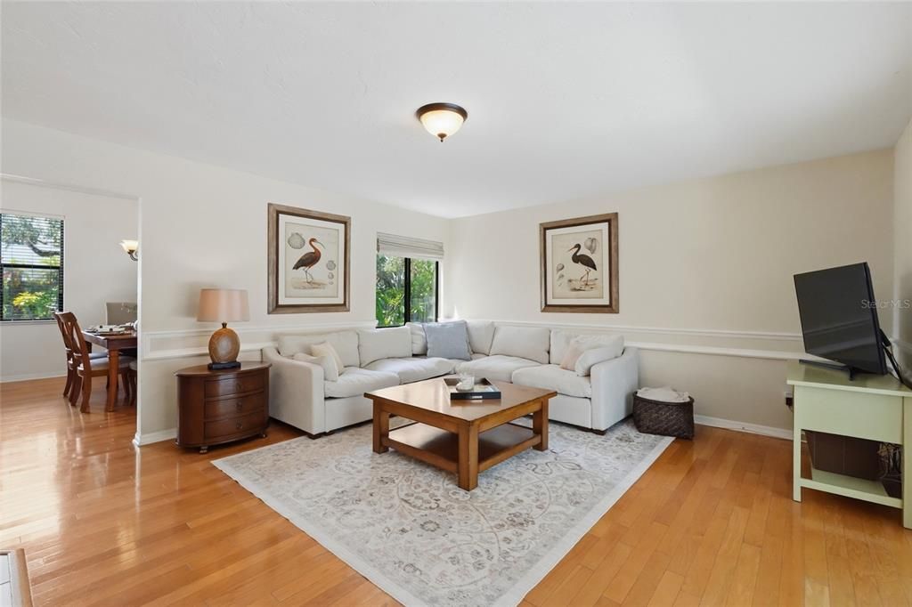 Active With Contract: $500,000 (3 beds, 2 baths, 1973 Square Feet)