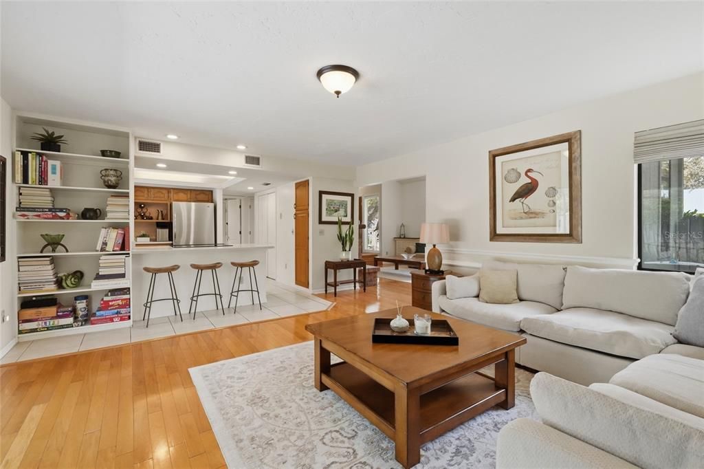 Active With Contract: $500,000 (3 beds, 2 baths, 1973 Square Feet)