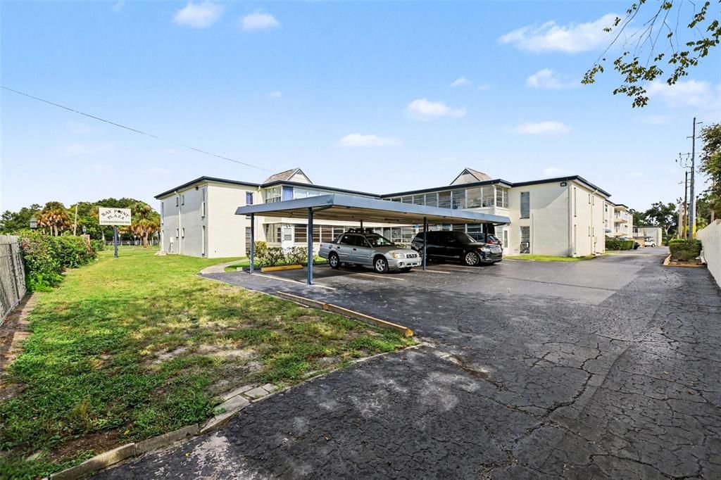 For Sale: $88,999 (1 beds, 1 baths, 523 Square Feet)