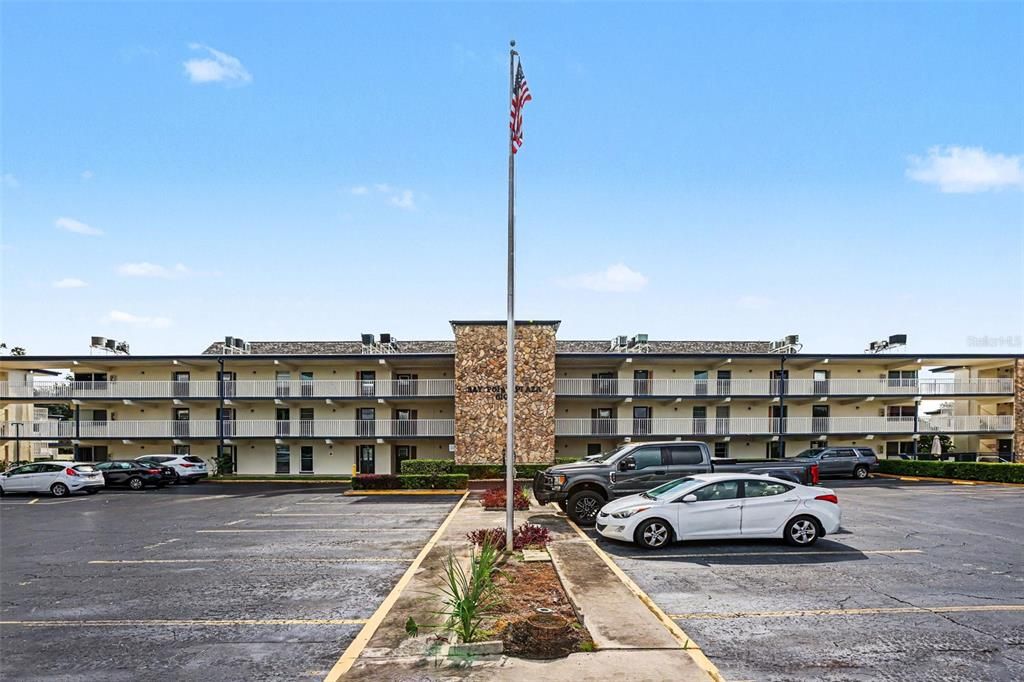 For Sale: $88,999 (1 beds, 1 baths, 523 Square Feet)