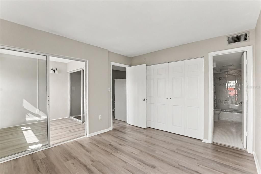 For Sale: $88,999 (1 beds, 1 baths, 523 Square Feet)